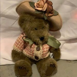 Boyd’s bear. Retired. Collectors